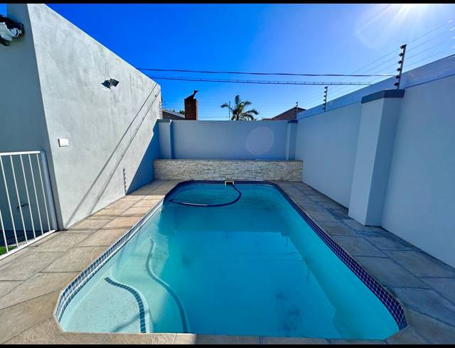 4 BEDROOM HOUSE FOR SALE IN CHURCHILL ESTATE